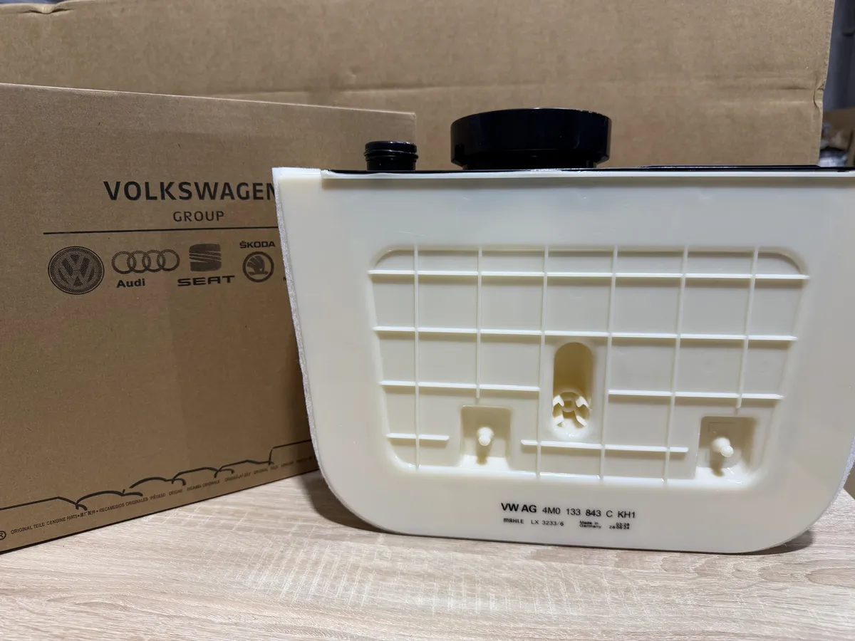 Воздушный фильтр VAG 4M0133843C VW Touareg, Audi